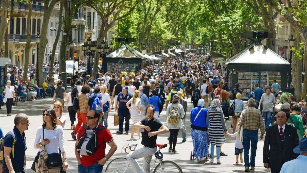 ¿Qué regiones españolas notan más las fluctuaciones en la llegada de turistas?