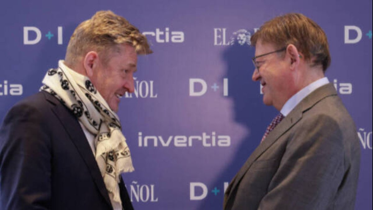 El president del Consell, Ximo Puig, junto al CEO de Seat, Wayne Griffiths.