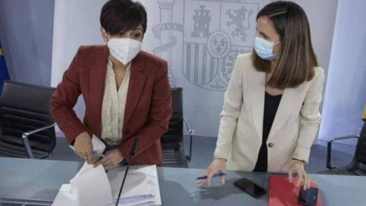 La portavoz Rodríguez y Belarra, este martes en Moncloa.