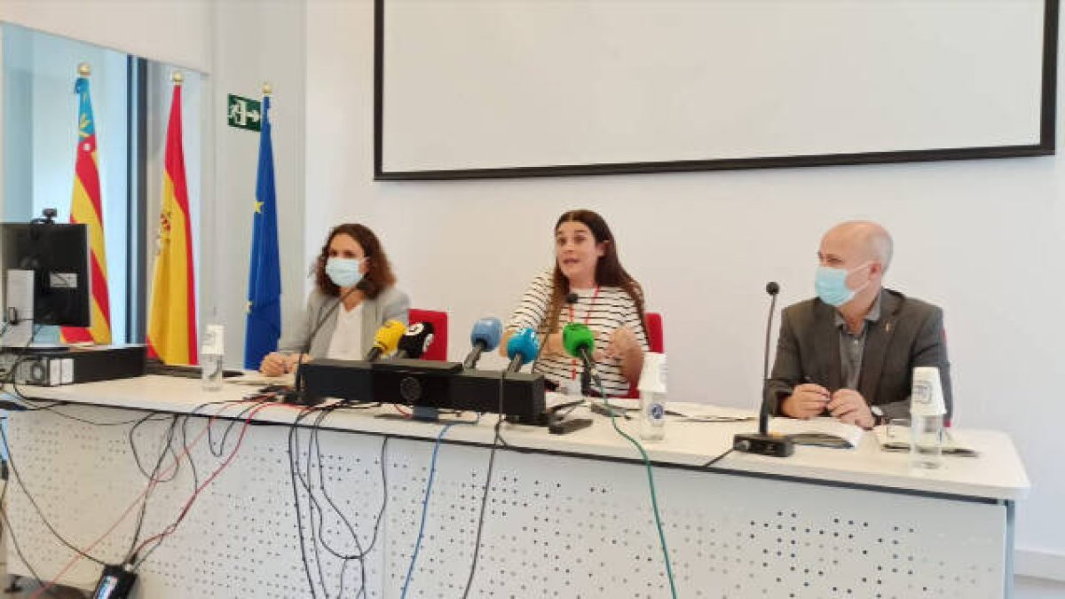 Mireia Mollà comparece para dar cuenta de la muerte de 11 burros en el Desert de Les Palmes