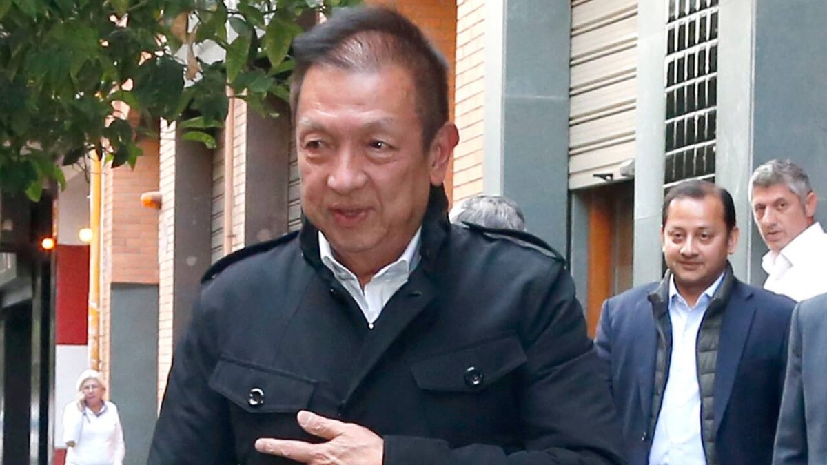 Peter Lim, propietario de Meriton Holdings y del Valencia CF, y al fondo Anil Murthy, hasta ahora mano derecha de Lim.