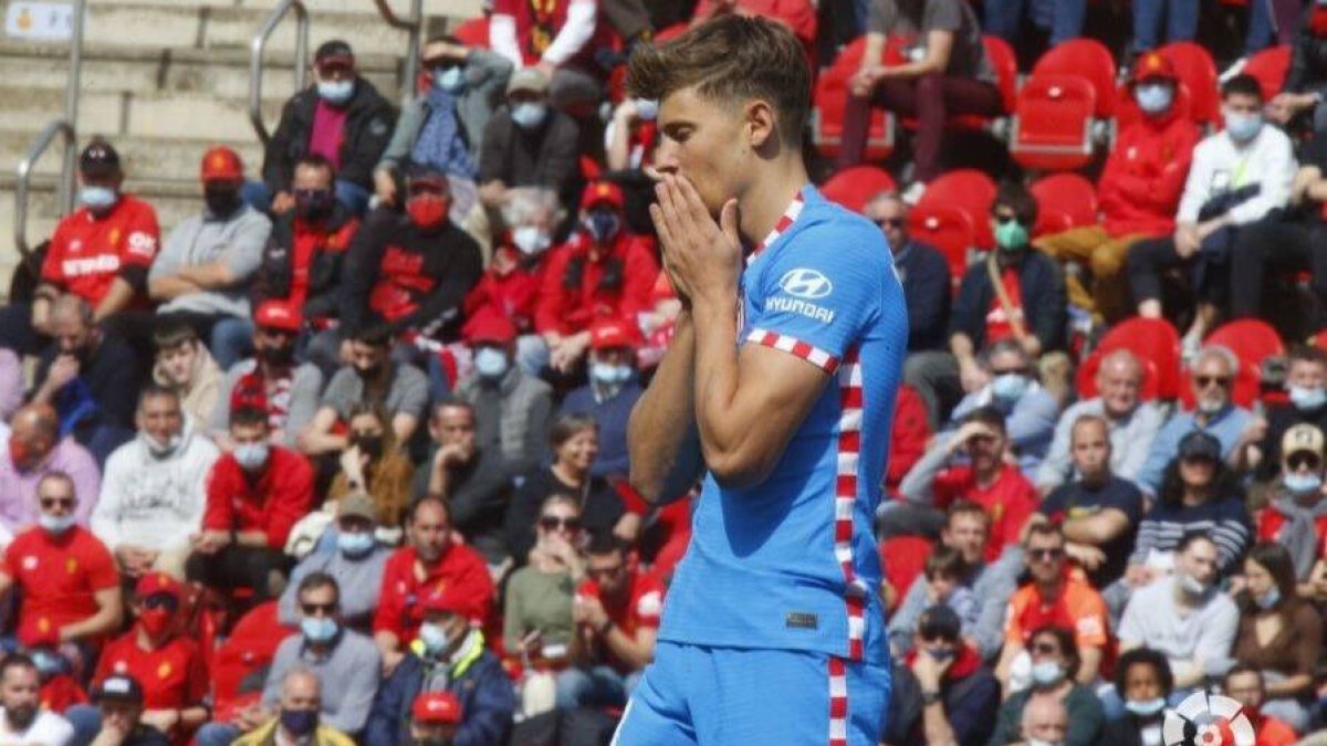 Marcos Llorente se lamenta en Son Moix.