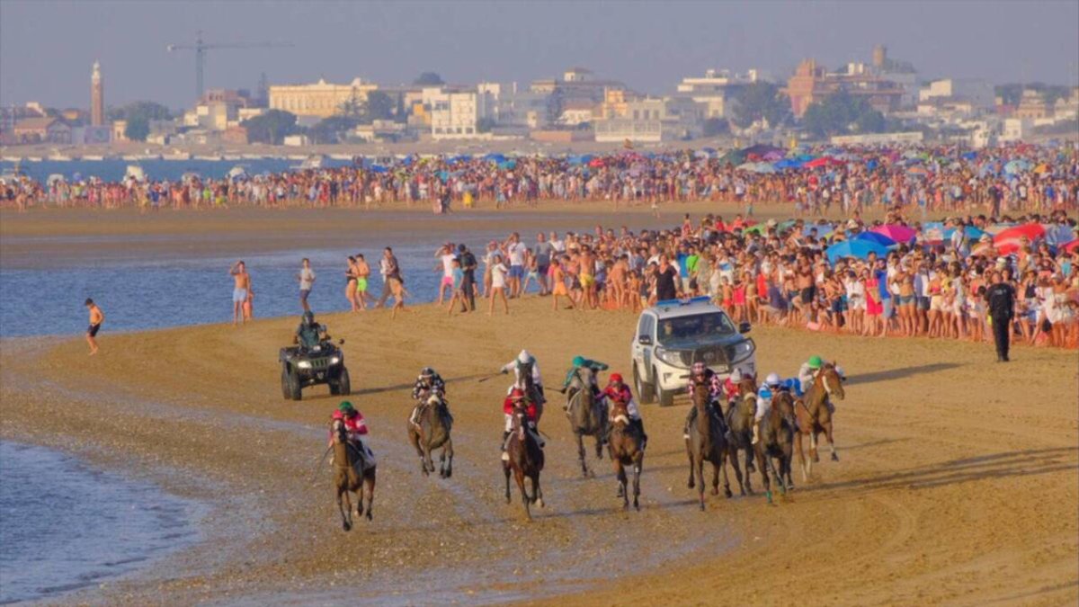 Carreras de caballos en Sanlúcar de Barrameda (Cádiz).