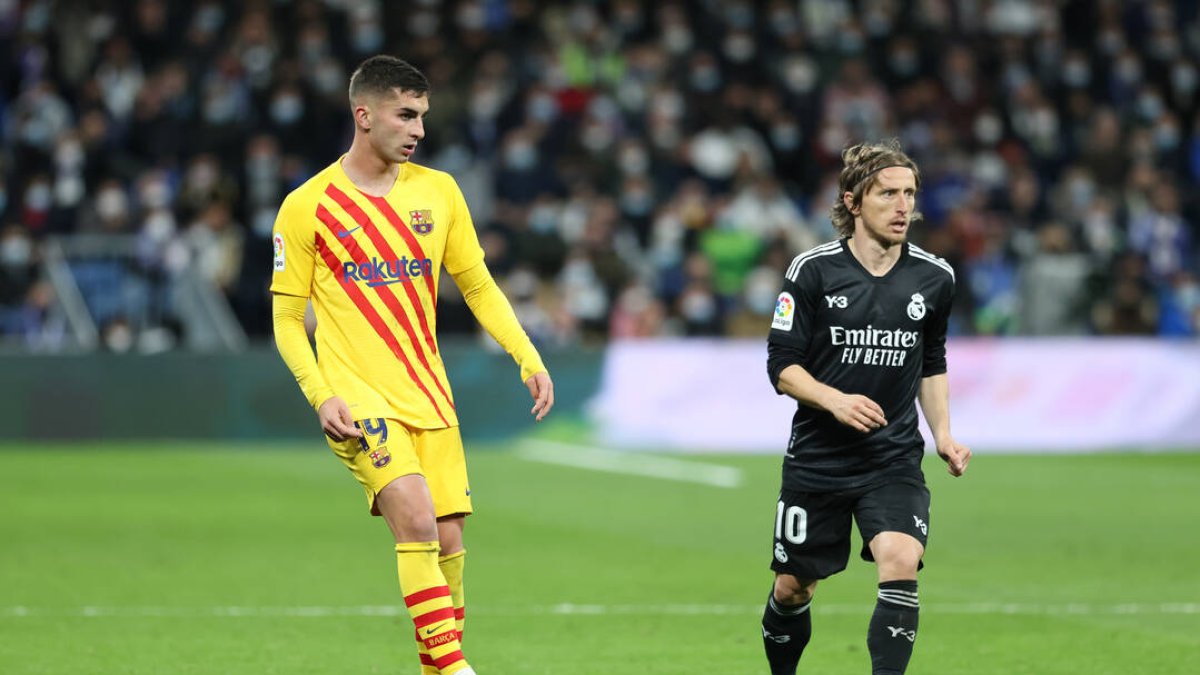 Ferran y Modric durante un momento del partido del pasado domingo.