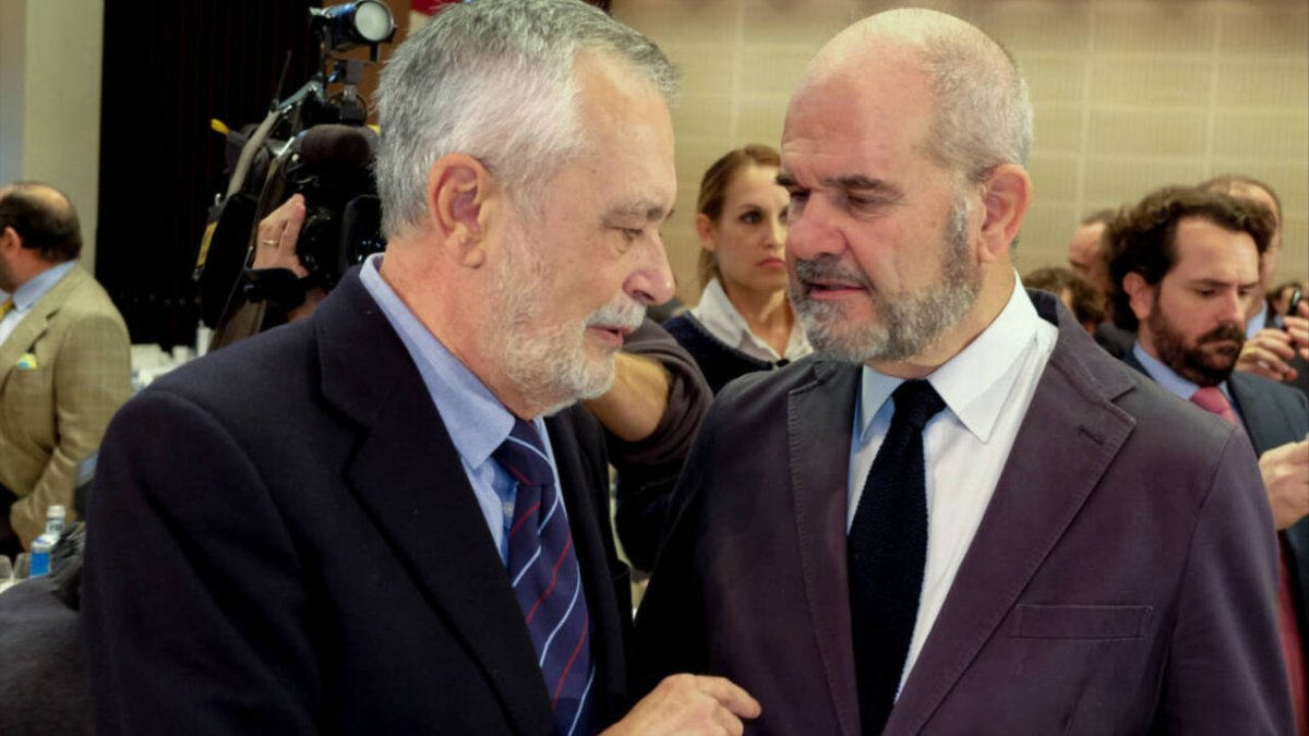Los expresidentes de la Junta de Andalucía, José Antonio Griñán y Manuel Chaves, condenados por los ERE.