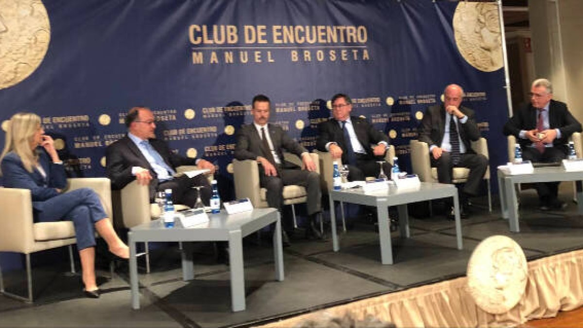 Los participantes en el debate