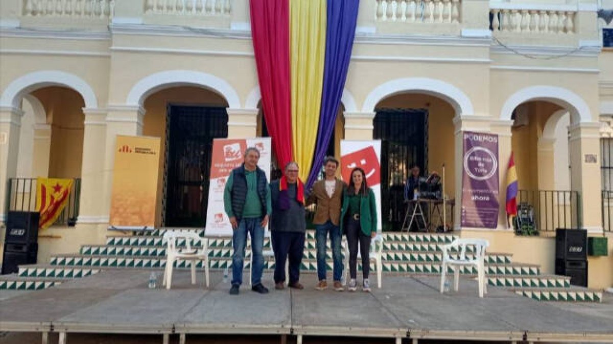 Acto en Riba-roja de Compromís, Podemos, EU y ERC con la estelada