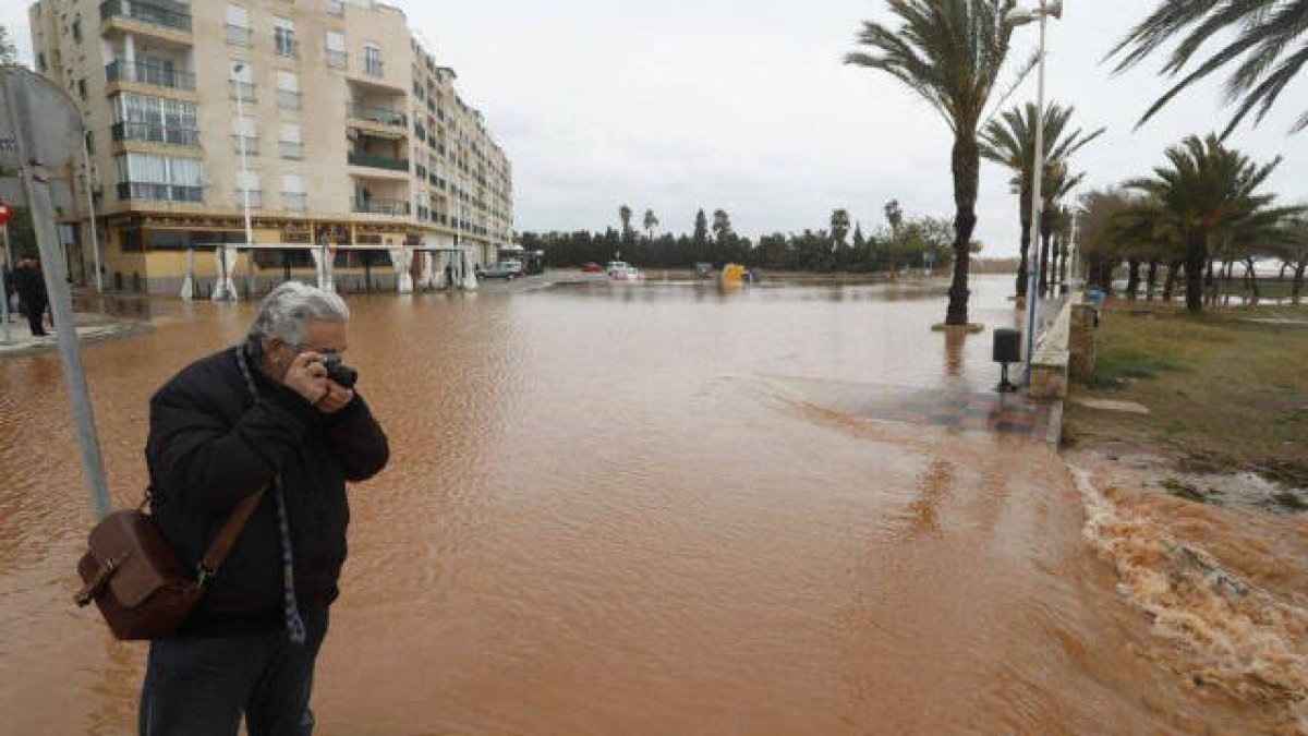 La lluvia deja impresionantes imágenes de los ríos desbordados