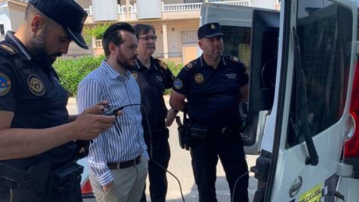 La Policía Local intensifica la vigilancia de vertidos de podas y enseres