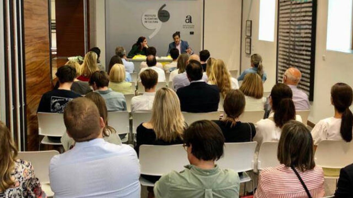 Marisa Ayesta y Javier Trigo durante la presentación del libro