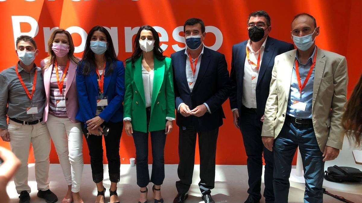 Fernando Giner con Arrimadas y varios cargos valencianos de Cs