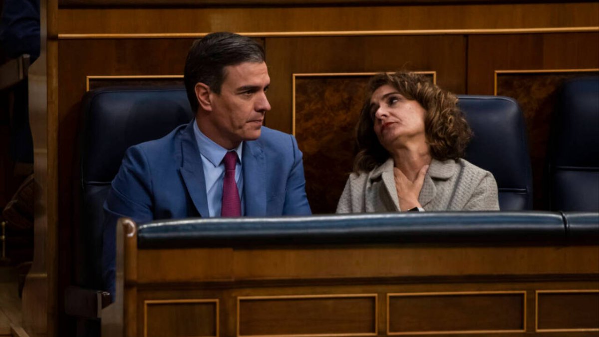 Pedro Sánchez y María Jesús Montero