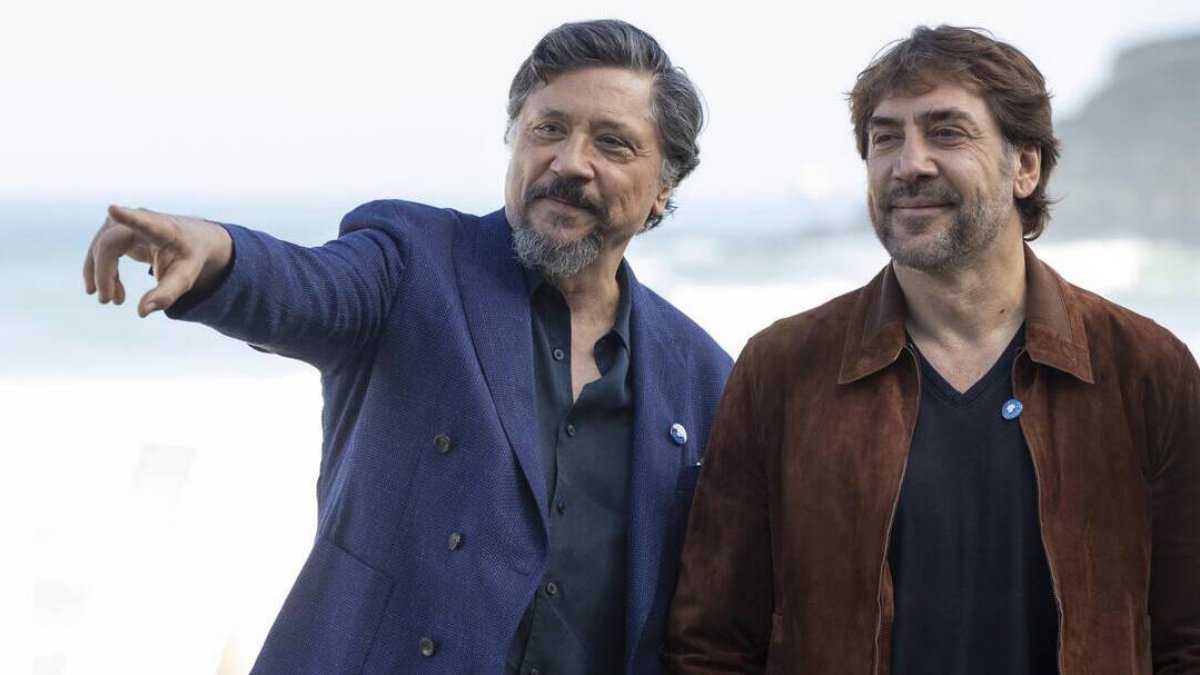 Carlos Bardem junto a su hermano Javier.