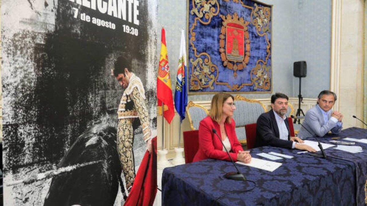 Histórica Feria Taurina de Hogueras con Morante, Manzanares y Talavante