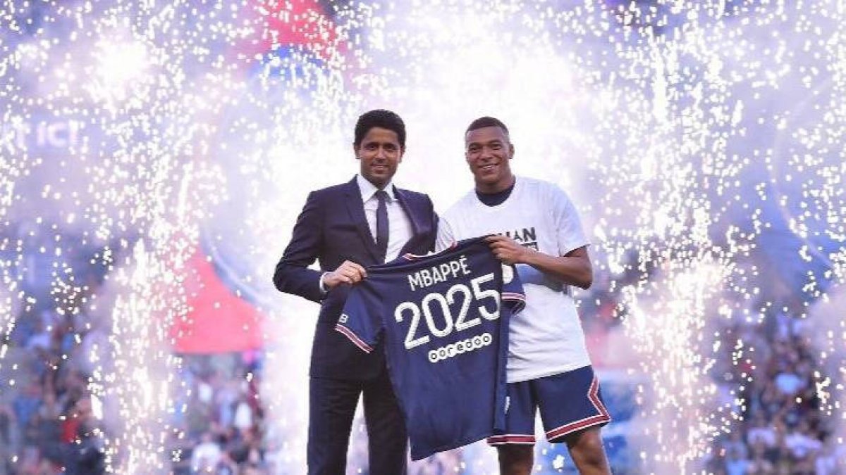 Mbappé, sobre el césped del Parque de los Príncipes