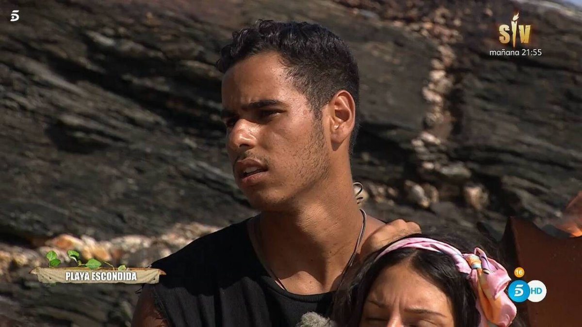 Anuar se ha convertido en sospechoso por hacer fuego tan rápido.