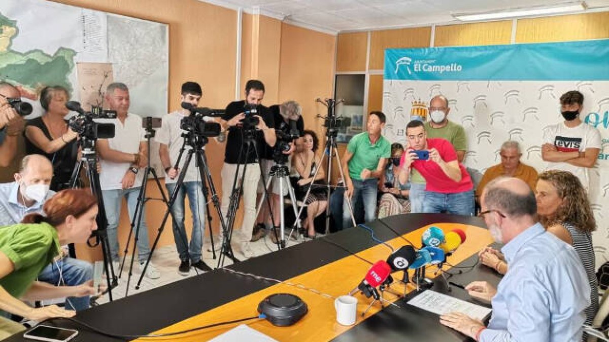 El alcalde del PP expulsa a concejales y asesores de Cs que piden su dimisión