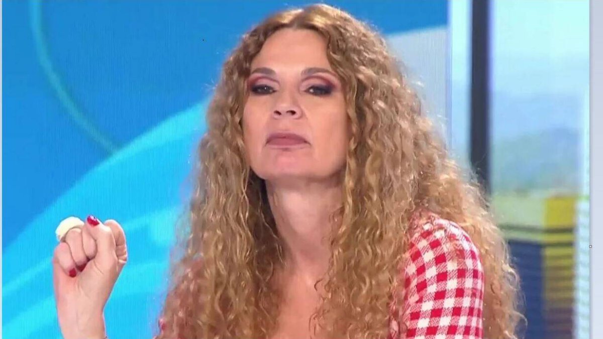 Angie Cárdenas, muy dura con la fama de Gerard Piqué.