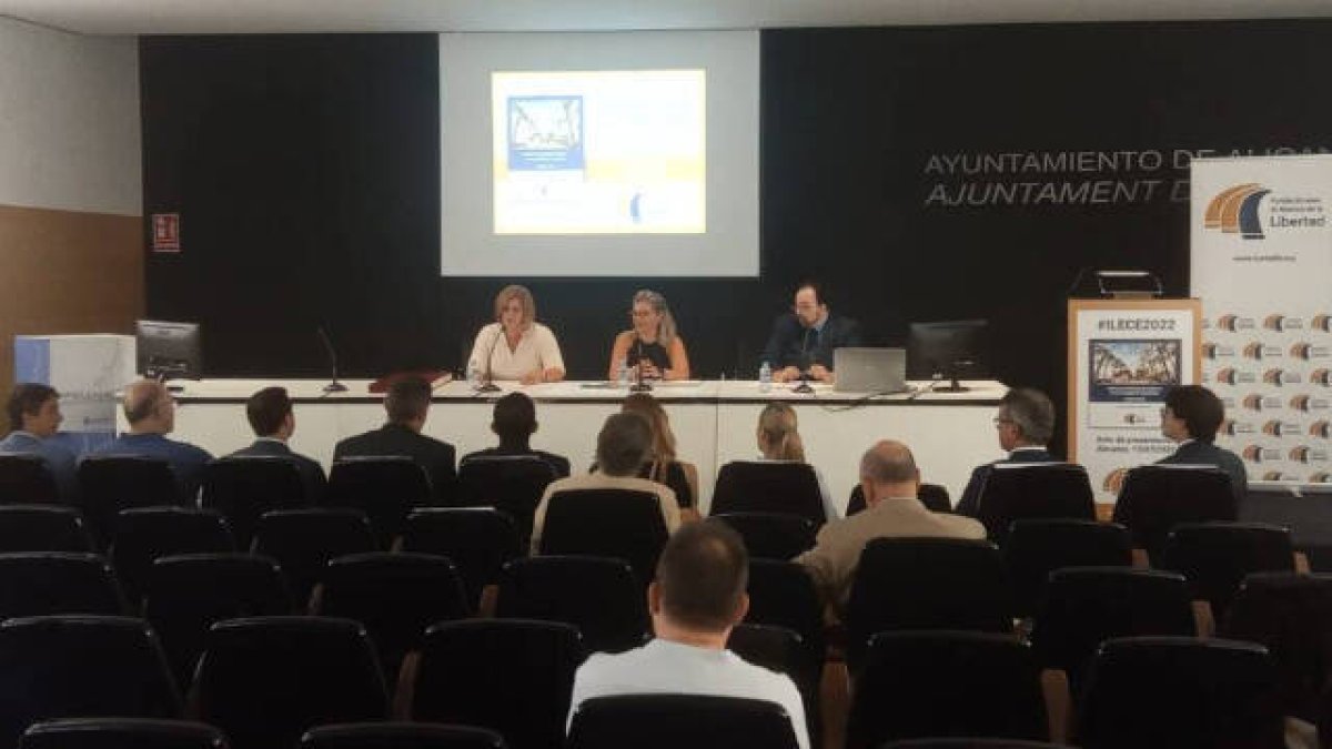 Alicante recibe el premio a la ciudad con mayor libertad económica de España