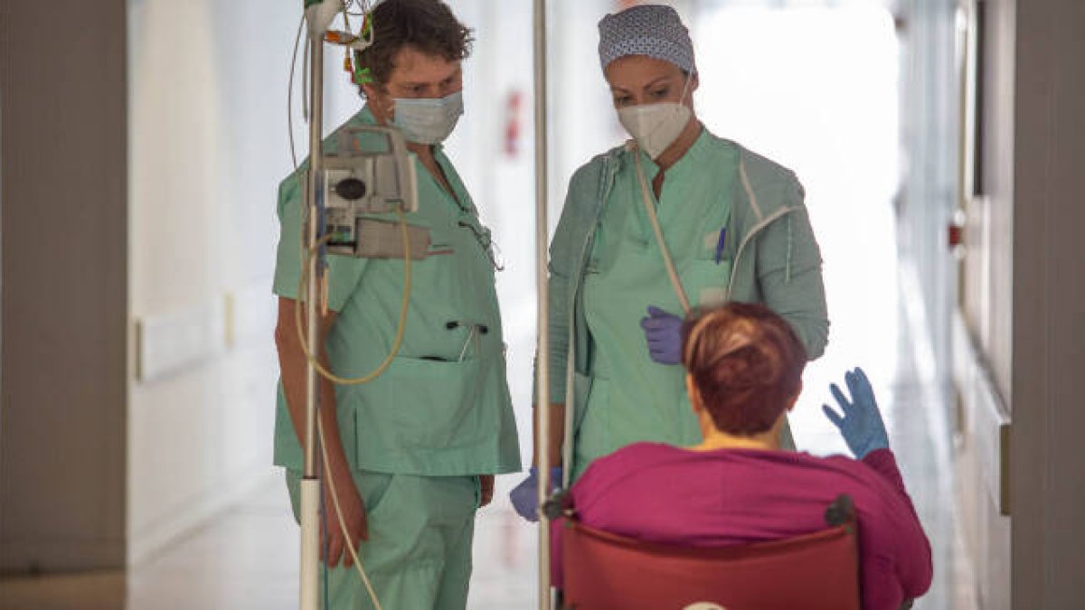 Congestión nasal, cefalea, tos y malestar general, síntomas de la nueva Covid