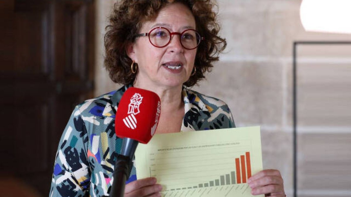 Josefina Bueno, consellera de Universidades