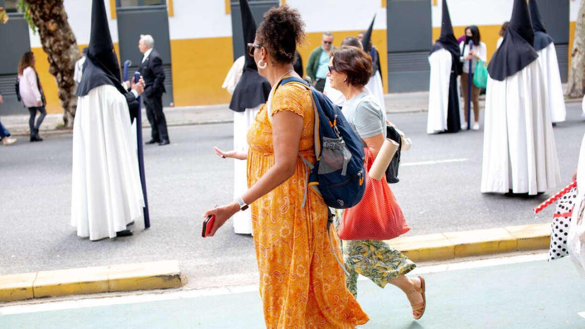 Turistas en Sevilla.