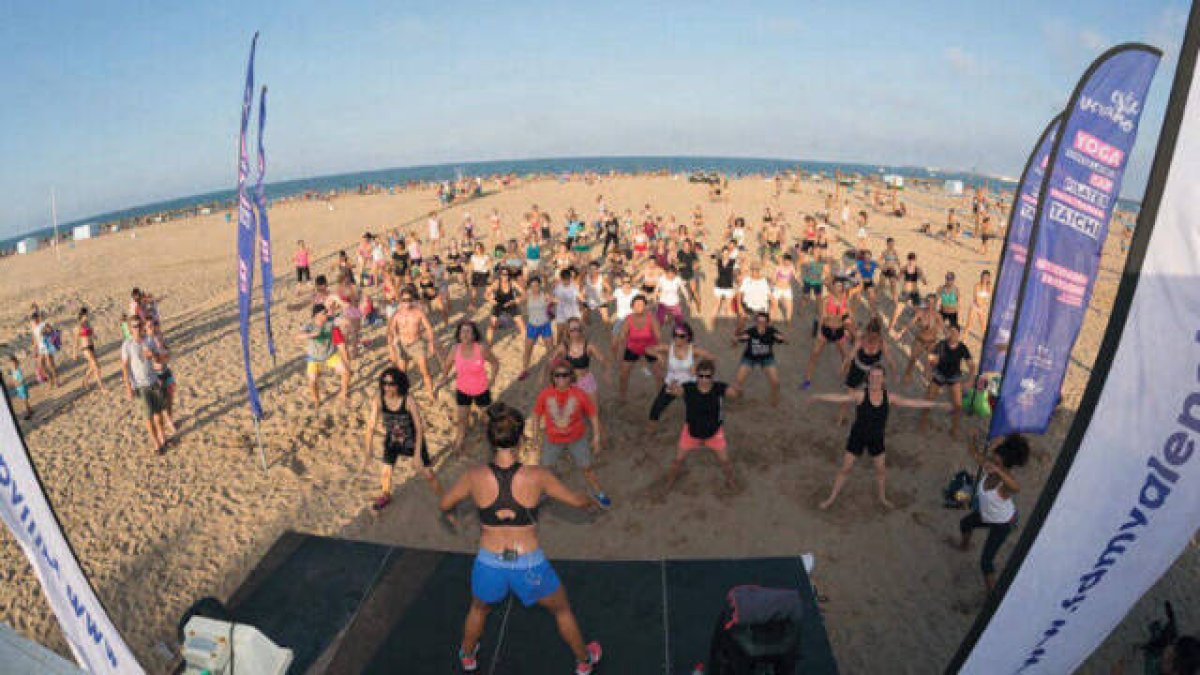 Actividad gratuita en la playa Malvarrosa.