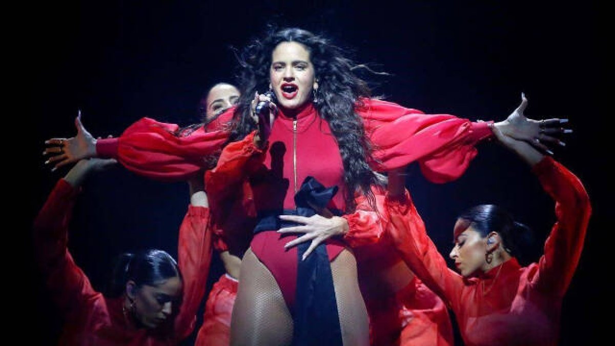 Rosalía, en el pasado concierto en el Palau Sant Jordi de Barcelona.