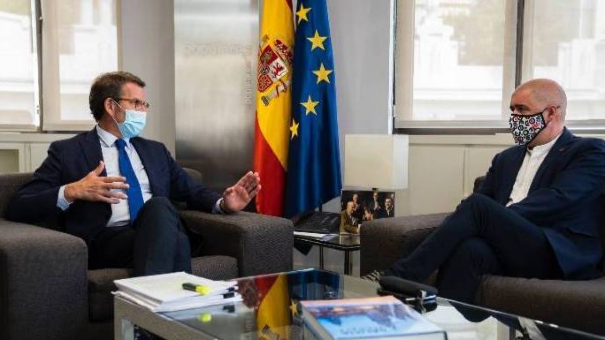 Alberto Núñez Feijóo este martes con el líder de CCOO.