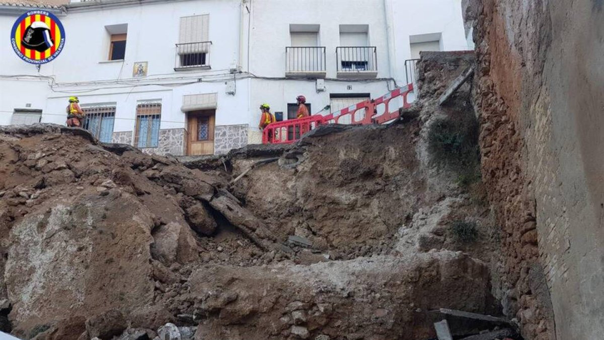 Desprendimiento de un muro en Buñol.