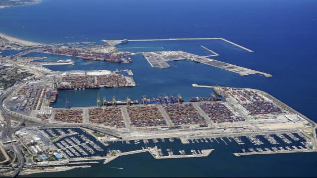 Joan Ribó se reúne con la plataforma “Litoral per al Poble”.
