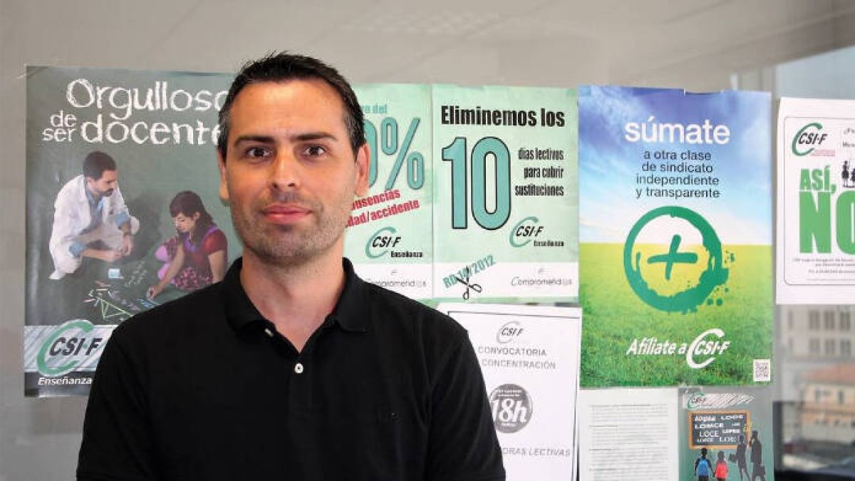 Raúl Almonacid, delegado de Educación del sindicato CSIF