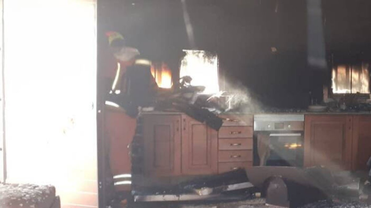 Imagen de la vivienda afectada en Alzira - CONSORCIO DE BOMBEROS DE VALENCIA
