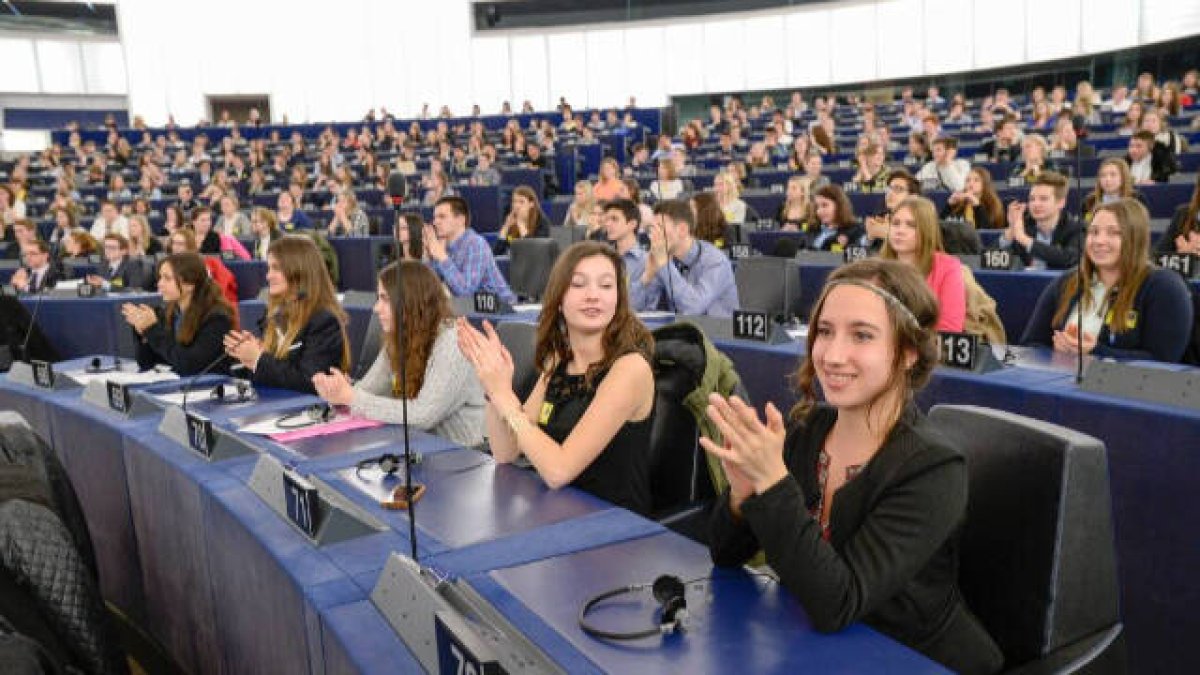 La Ciutat de les Arts acoge la sesión regional del Parlamento Europeo de Jóvenes