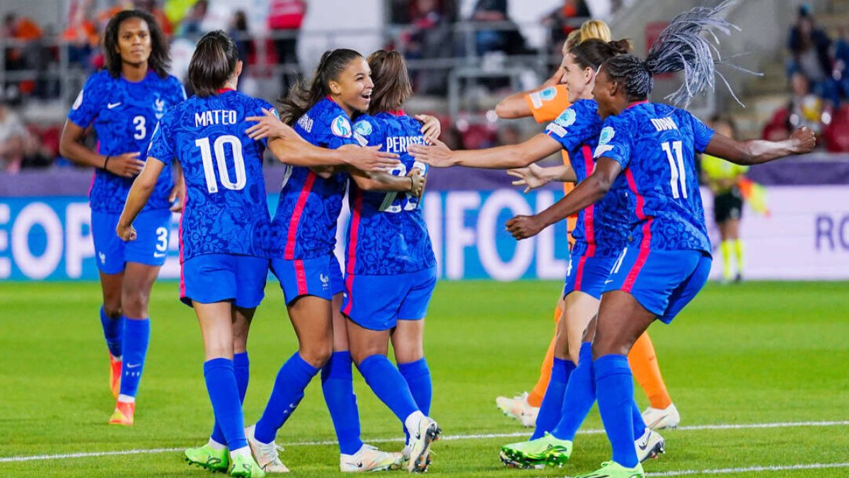 Las jugadoras francesas celebran el gol en la prórroga