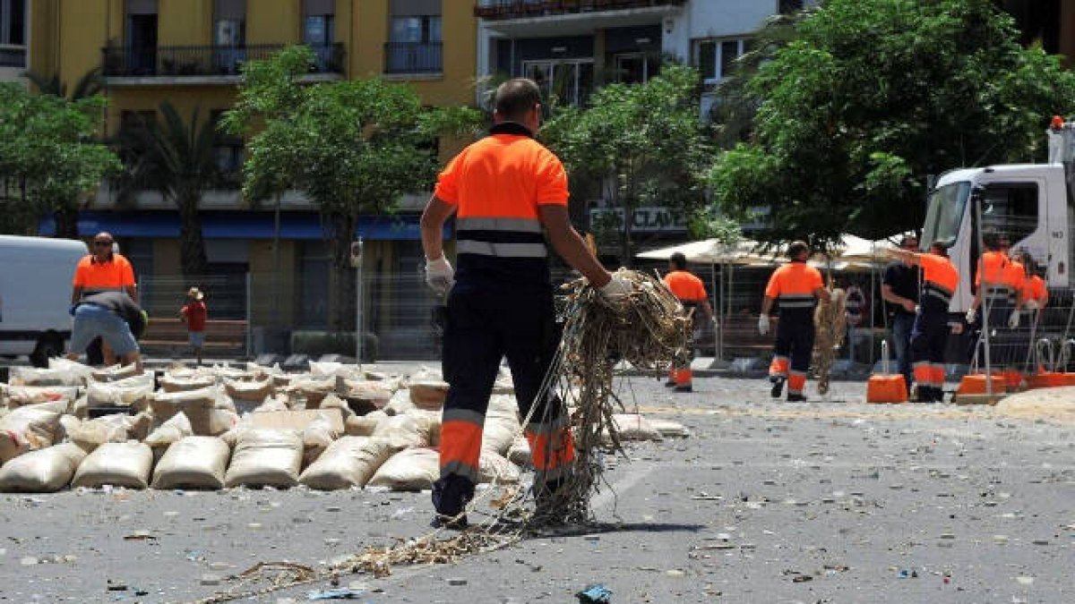 Articulado un dispositivo especial de limpieza en Hogueras con 170 efectivos