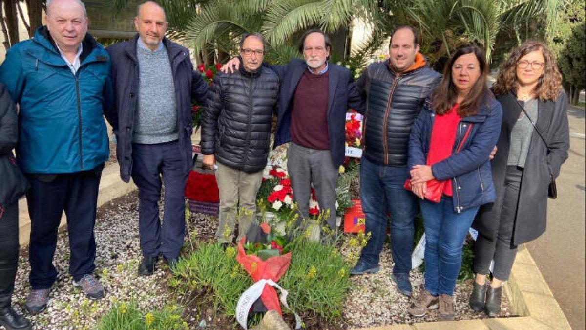 Los socialistas alicantinos han homenajeado al poeta Miguel Hernández