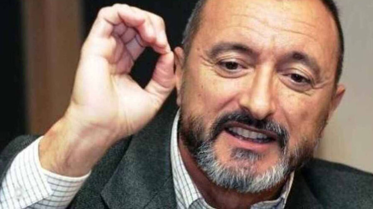 Pérez-reverte se cansa y pincha la “burbuja” de precios de sus primeros libros