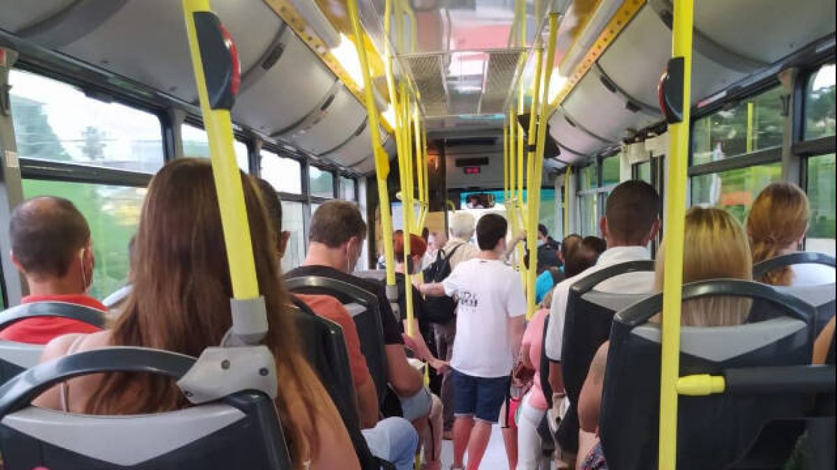 Uno de los autobuses supletorios de Metrovalencia.