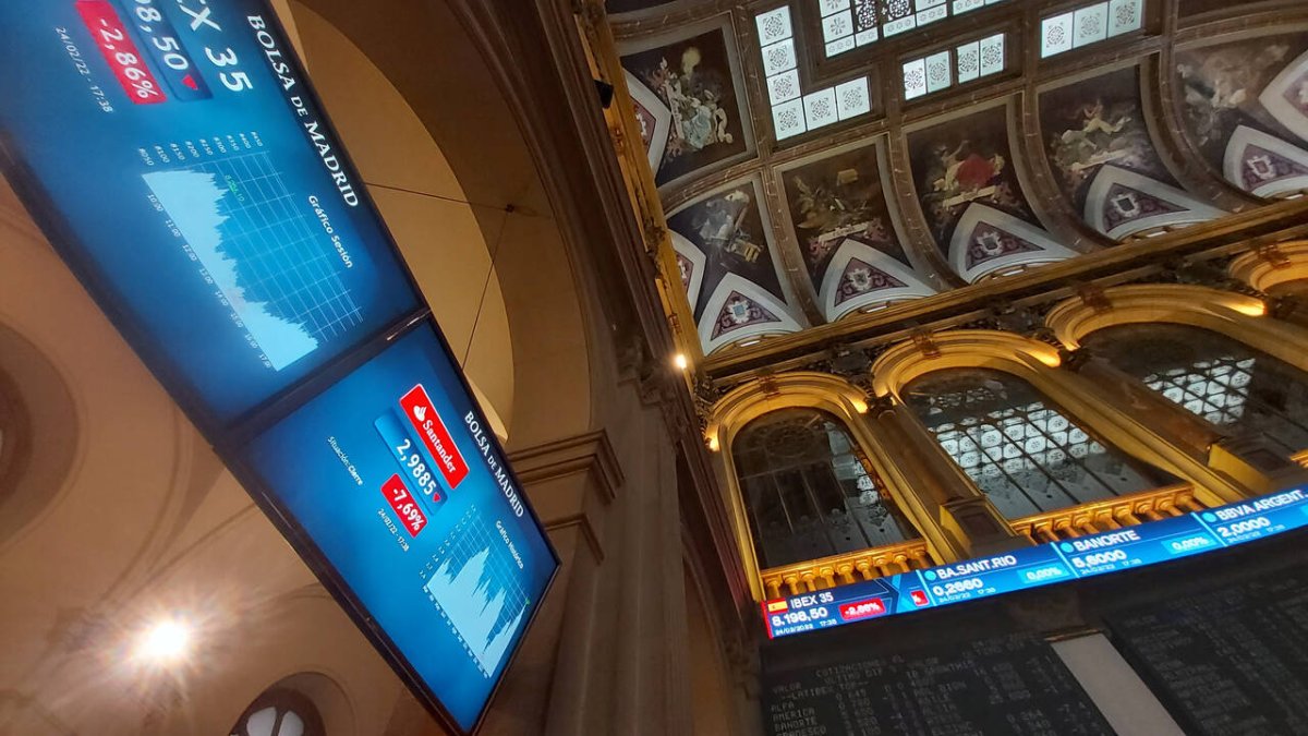 El Ibex 35 defiende los 8.500 puntos
