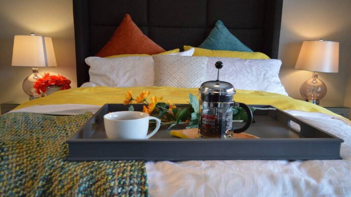 7 alternativas originales al cabecero de cama tradicional