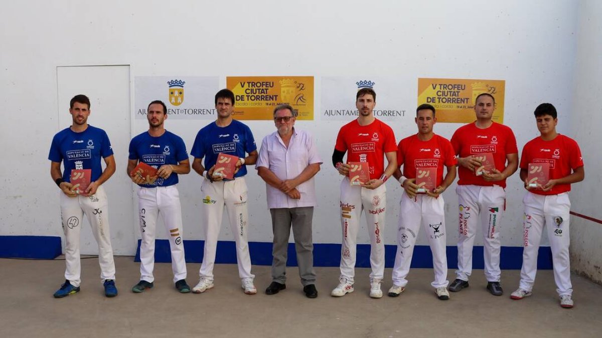 Imagen de la entrega de trofeos - AYUNTAMIENTO DE TORRENT