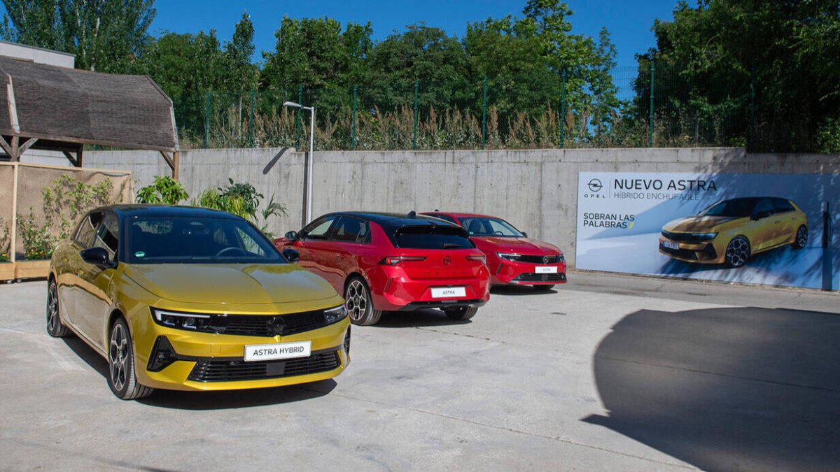 Opel apuntala el Astra con la electrificación