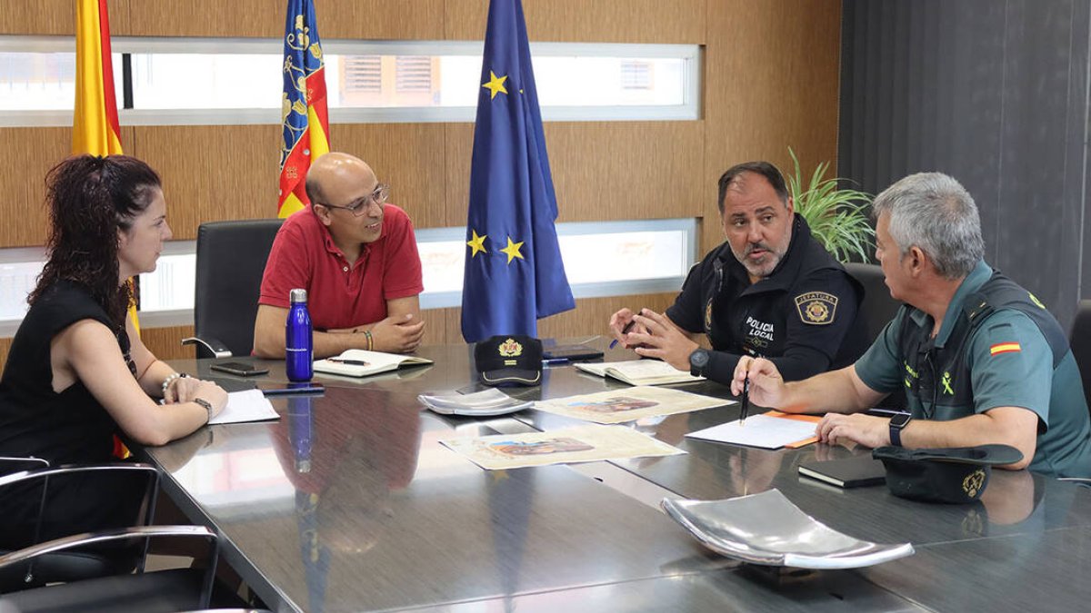 Reunión mantenida entre el concejal de Seguridad Ciudadana, Óscar Valero, y el diferentes cuerpos del estado.