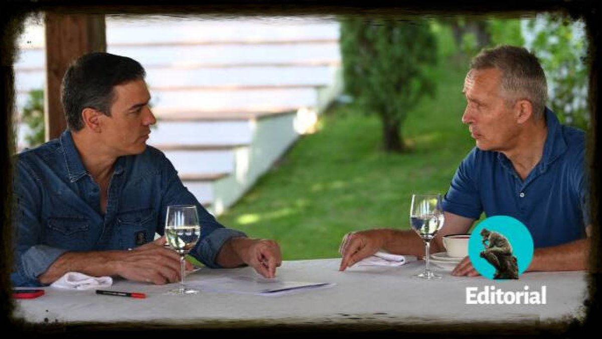 Pedro Sánchez, con el Secretario General de la OTAN, Jens Stoltenberg