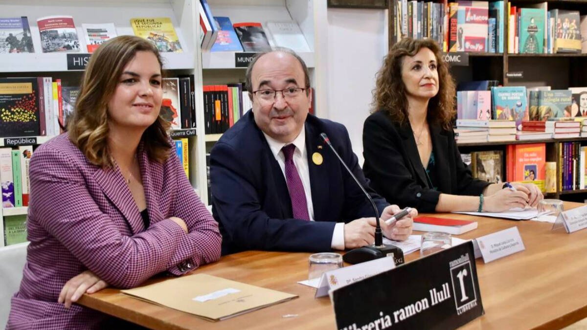 Miquel Iceta junto a Sandra Gómez