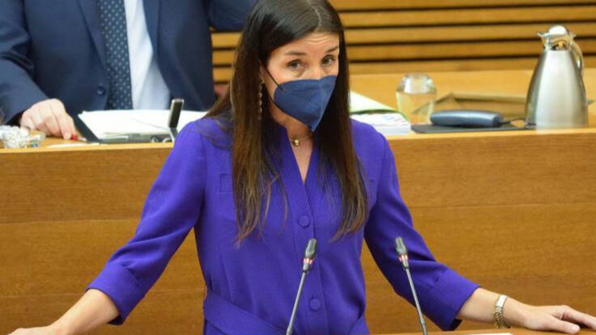 Imagen de la síndica de Ciudadanos, Ruth Merino, durante una intervención en Les Corts.