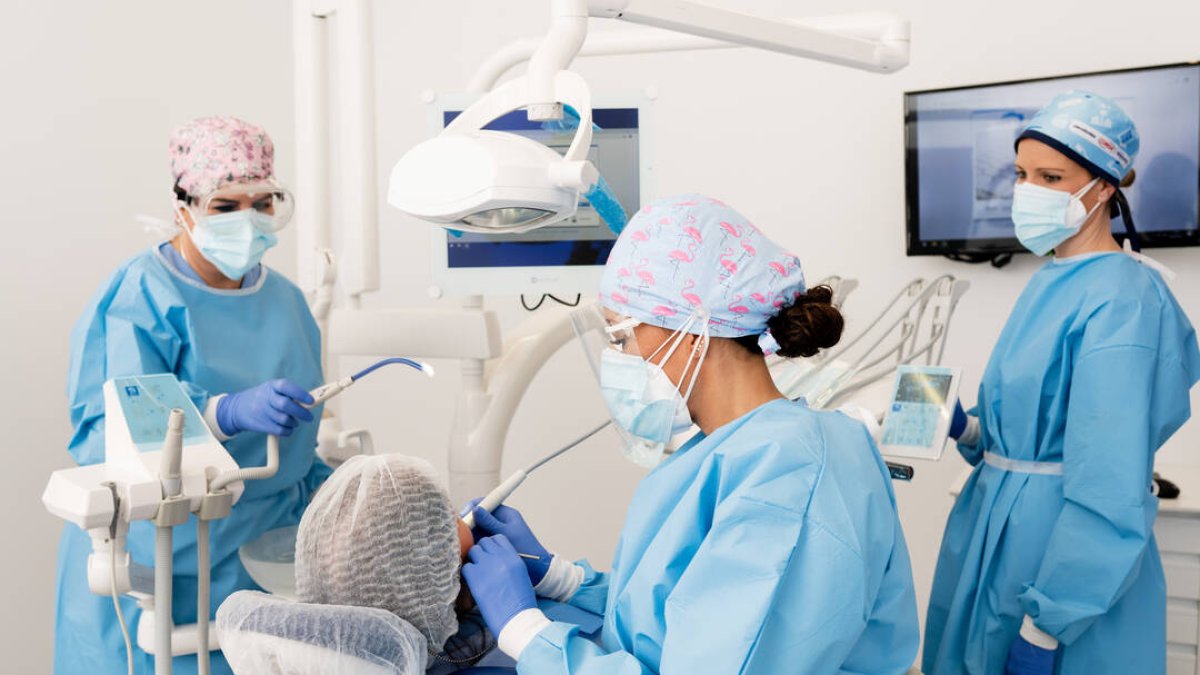 Casi el 70% de los españoles desconocen los efectos de una mala higiene dental