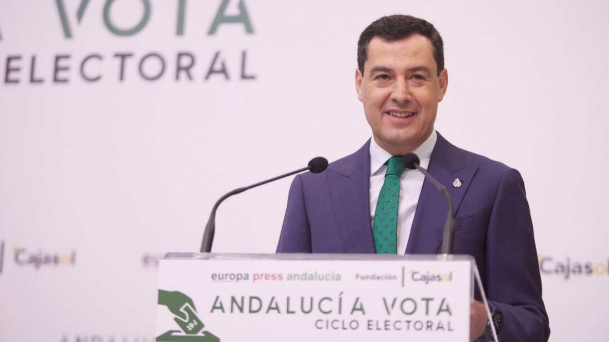 El presidente de la Junta de Andalucía y candidato del PP-A, Juanma Moreno, en el encuentro de Europa Press.