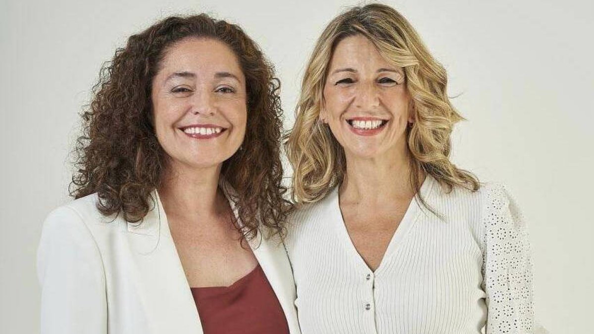 La candidata de la coalición 'Por Andalucía' a las elecciones del 19 de junio, Inmaculada Nieto (IU), junto a la vicepresidenta segunda, Yolanda Díaz.